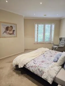 Spacious Serene Luxury Retreat - Clyde