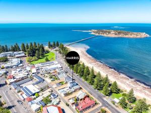 The Dual Family Entertainer 9 Esplanade Victor Harbor - Linen Included - Luxury - Seafront