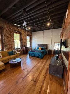 Exposed Elegance - 3hvězdičkové hotely ve městě Mobile