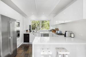 Solvista Lodge – A Sunlit Retreat By The Bay