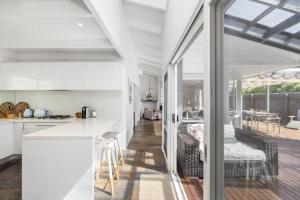 Solvista Lodge – A Sunlit Retreat By The Bay