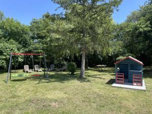 Maisons de vacances Gite familial avec jardin privatif, plancha et jeux, proche de La Rochelle - FR-1-426-263 : photos des chambres
