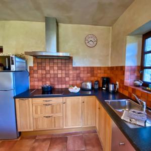 Les Granges Hautes, maisons de vacances, proches de Sarlat avec piscine, parc, : photos des chambres