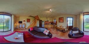 Les Granges Hautes, maisons de vacances, proches de Sarlat avec piscine, parc, : photos des chambres