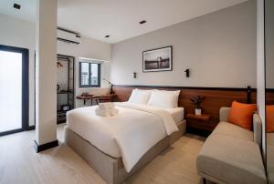 Metrolux City Contemporary Hotel