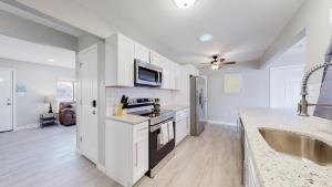 Bright & Cozy Upper Unit in Denver