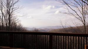 Hot tub, views, Pool Table, Pet Friendly