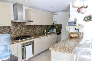 No es un resort - Es mejor - Playa y 5ta a pasos