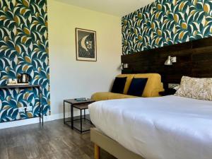 Hotels LOGIS Hotel St Sylvestre : photos des chambres