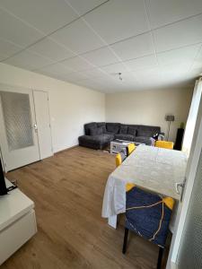 Maisons de vacances Renovated townhouse : photos des chambres