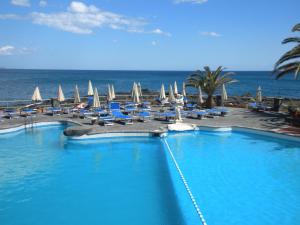 4 hvězdičkový hotel Arathena Rocks Hotel Giardini Naxos Itálie