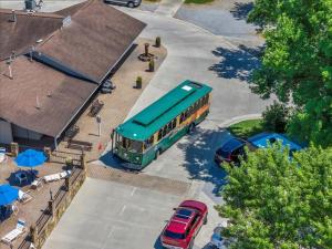 Tranquil 2BR Mountain Escape near Dollywood