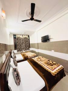 Hotel Agarwal Palace & Restaurant Walkable Distance From Agra Cantt Railway Station
