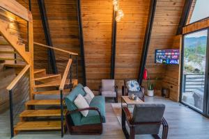 Finca Zuna Family Alpine Cabins with Jacuzzi