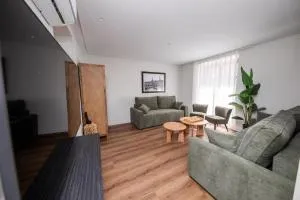 El Palacio by Standby - 阿尔玛萨