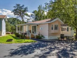 Cozy 1BR Mountain Retreat - Conner Heights