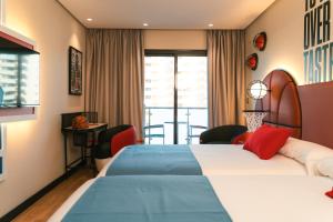 Quadruple Room - Disability Access room in Marina d'Or® Hotel Gran Duque