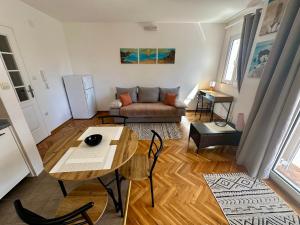 Forest Window 1 Petrovac