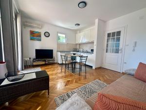 Forest Window 1 Petrovac