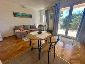 Forest Window 1 Petrovac