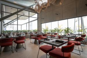 SeSaya Poshtel & Bistro - Colombos Newest and Finest Poshtel Dorms and Rooms