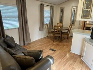 2BR Retreat with Mountain Views