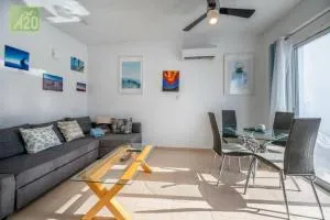 Accommodation with pool and terrace - Goudhi