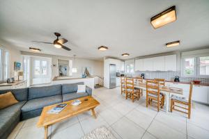 Asprou Villa with roof pool