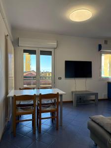 App4rent - VILLA MIMOSA - 3 Family apartments - parking, wifi, near the beach