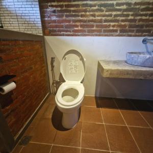 Lombok House Mentigi