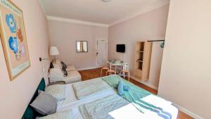 Flat in Zizkov -401-