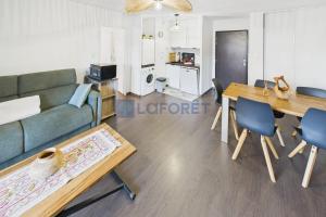Appartements Vacances a Ajaccio Charmant T2 climatise avec WIFI et parking : photos des chambres