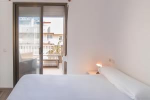 WELCS APARTAMENTO 123 EMP con piscina y con vistas