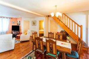 Maisons de vacances Maison de ville : photos des chambres