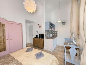 HJ7-A Hunyadi Apartment