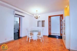 Belo sala 3 quartos com 2 suites para 8 pessoas