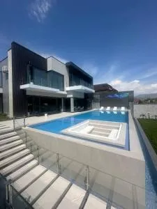 The Villa Marinabay Charvaq Luxury - Khumson