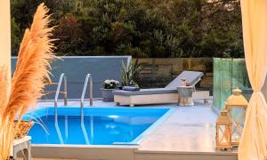 Elyver Villa Heated Pool