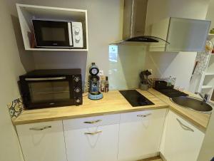 AC, Queen Bed Vineyards & Nearby Cities