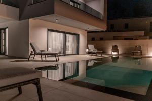 Villa Istra Relax Smaragd for 8 people with heated pool & pet friendly only 800 m from the beach