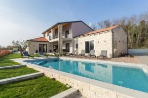 Villa Harmony for 8 people in Central Istria with 50 m2 private pool and sea view - Vošteni