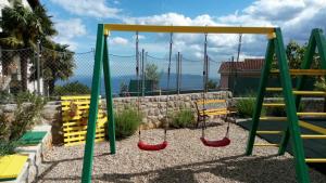 Villa Ivetta for 10 people near Opatija with sea view & children playground