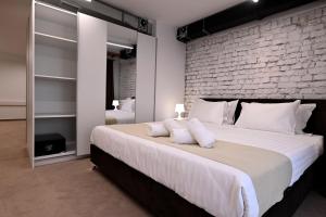 Alexandar Square Suites