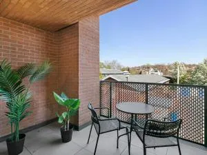 Pass the Keys Chic 3-Bedroom Retreat with Private Balcony - Streatham Vale