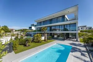 Luxury Villa Z Apartments - 万塔西西