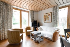 Rožių namas ant jūros kranto