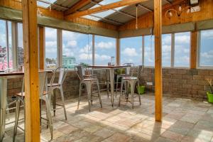 Hill Hideout Rooms & Suites