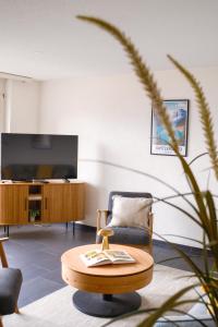 The Bluemlisalp, a private holiday flat with the lake of Thun view