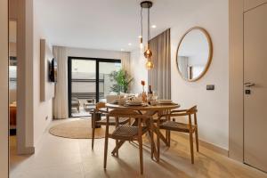 Stylish 2BR in Estepona, Walk to Beach & Old Town