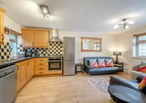 Two Avon Cottages - Breamore